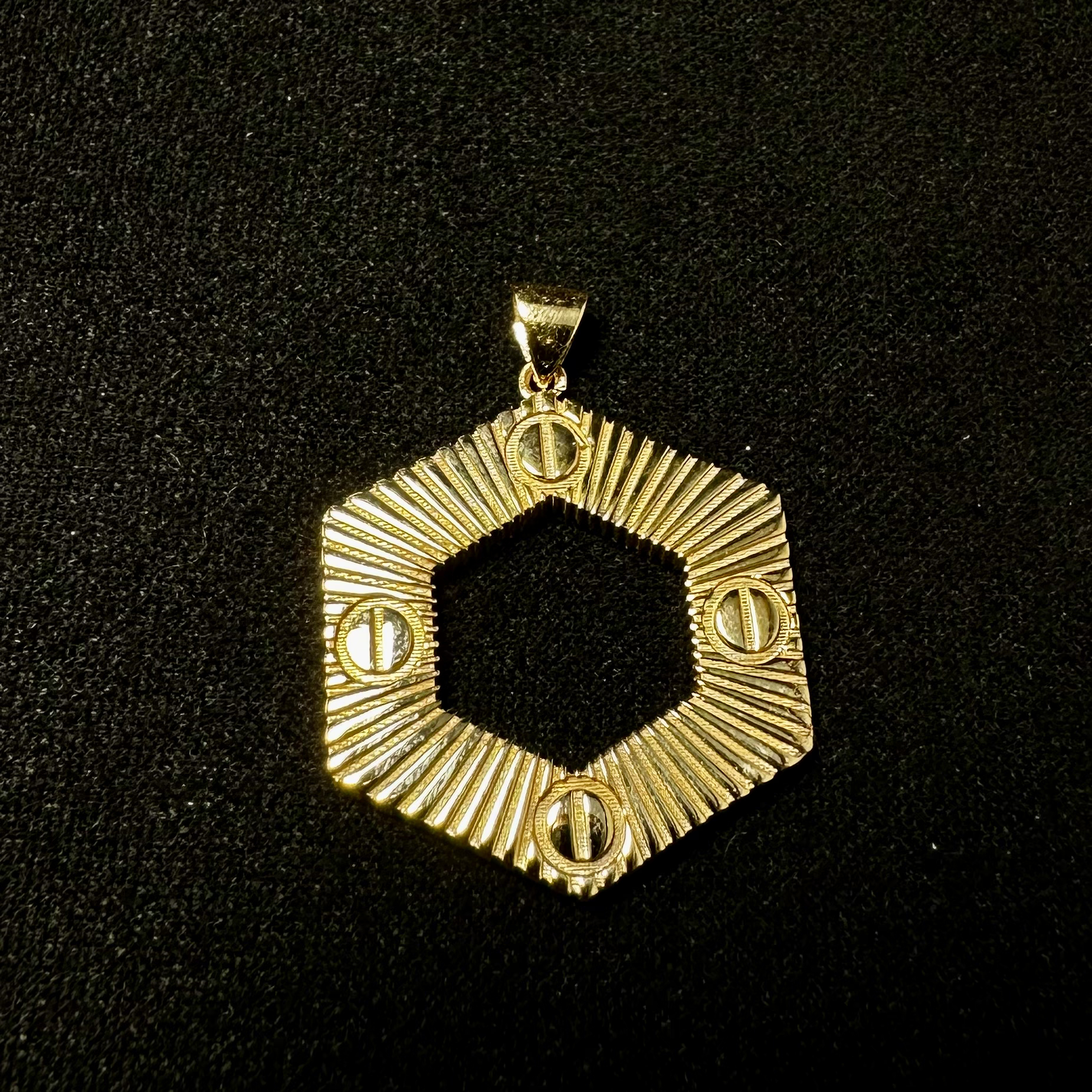 مدال کارتیر آن لیمیتد شش ضلعی سایز ۲