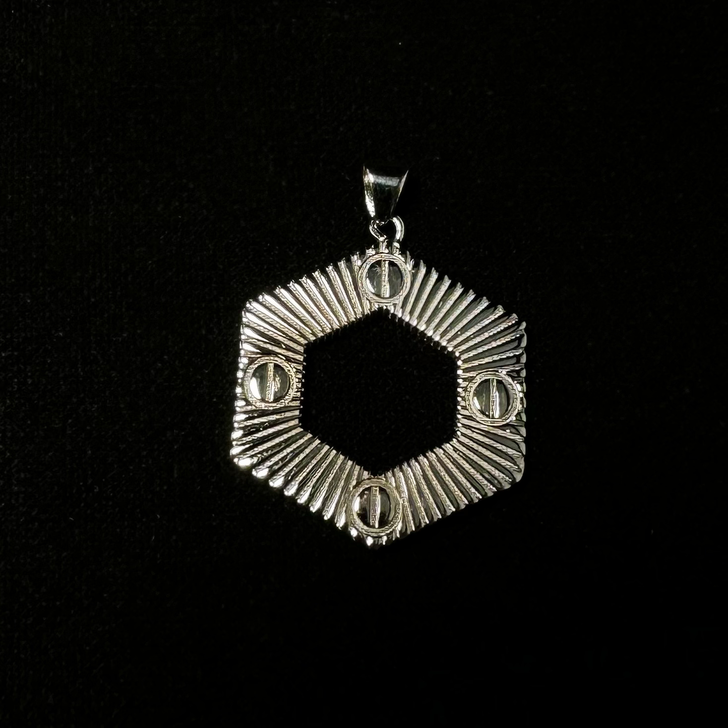 مدال کارتیر آن لیمیتد شش ضلعی سایز ۱