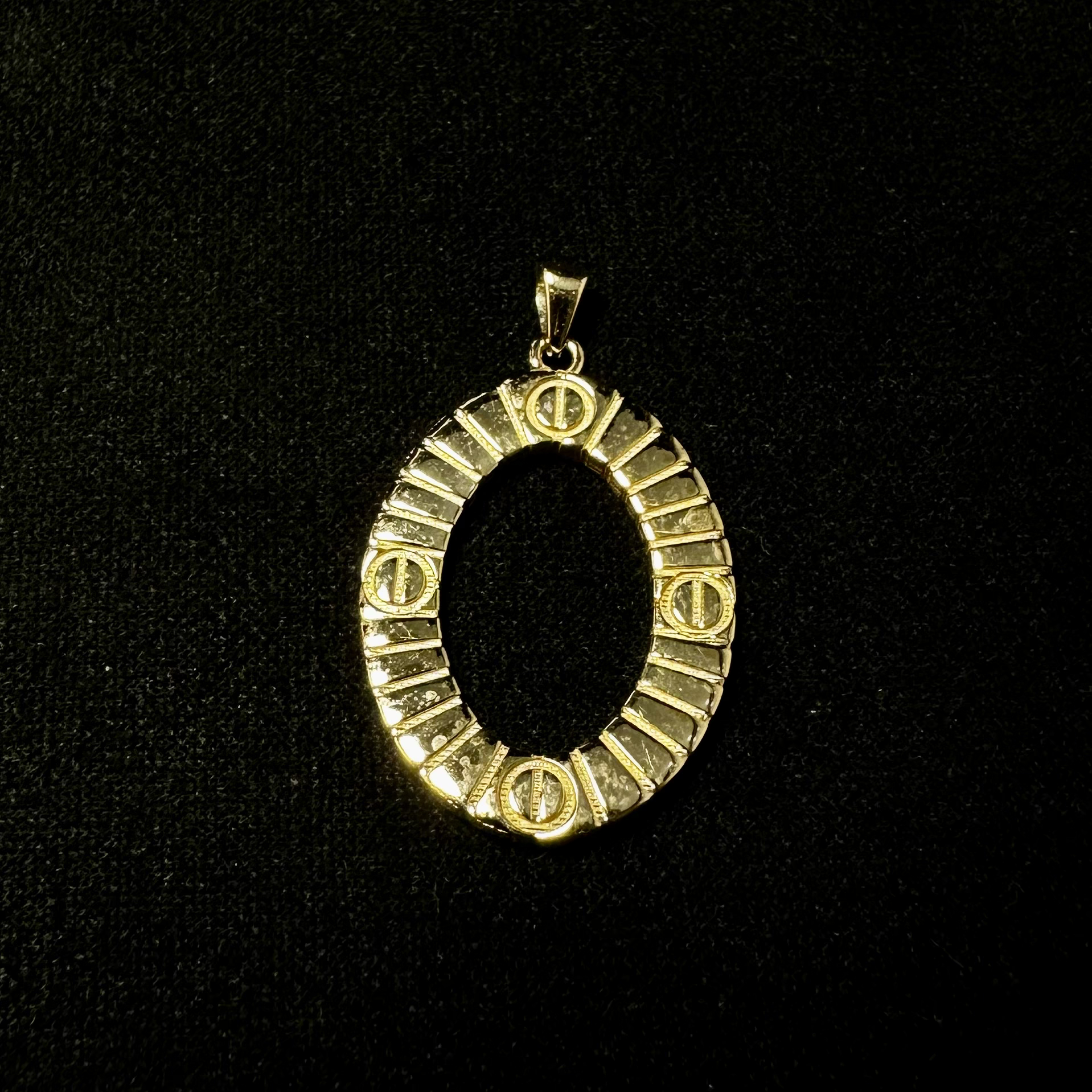 مدال کارتیر آن لیمیتد بیضی سایز ۱