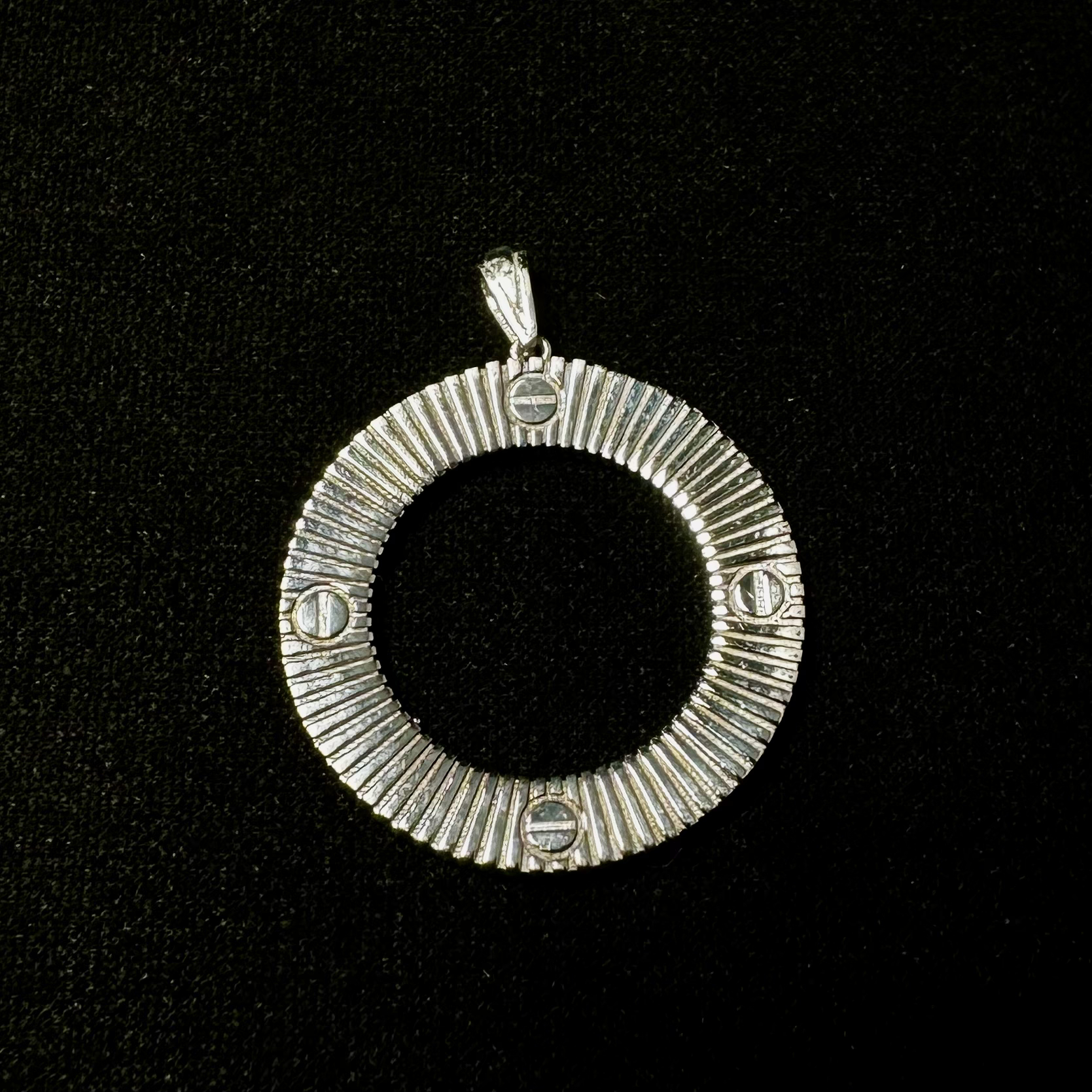 مدال کارتیر آن لیمیتد گرد سایز ۴