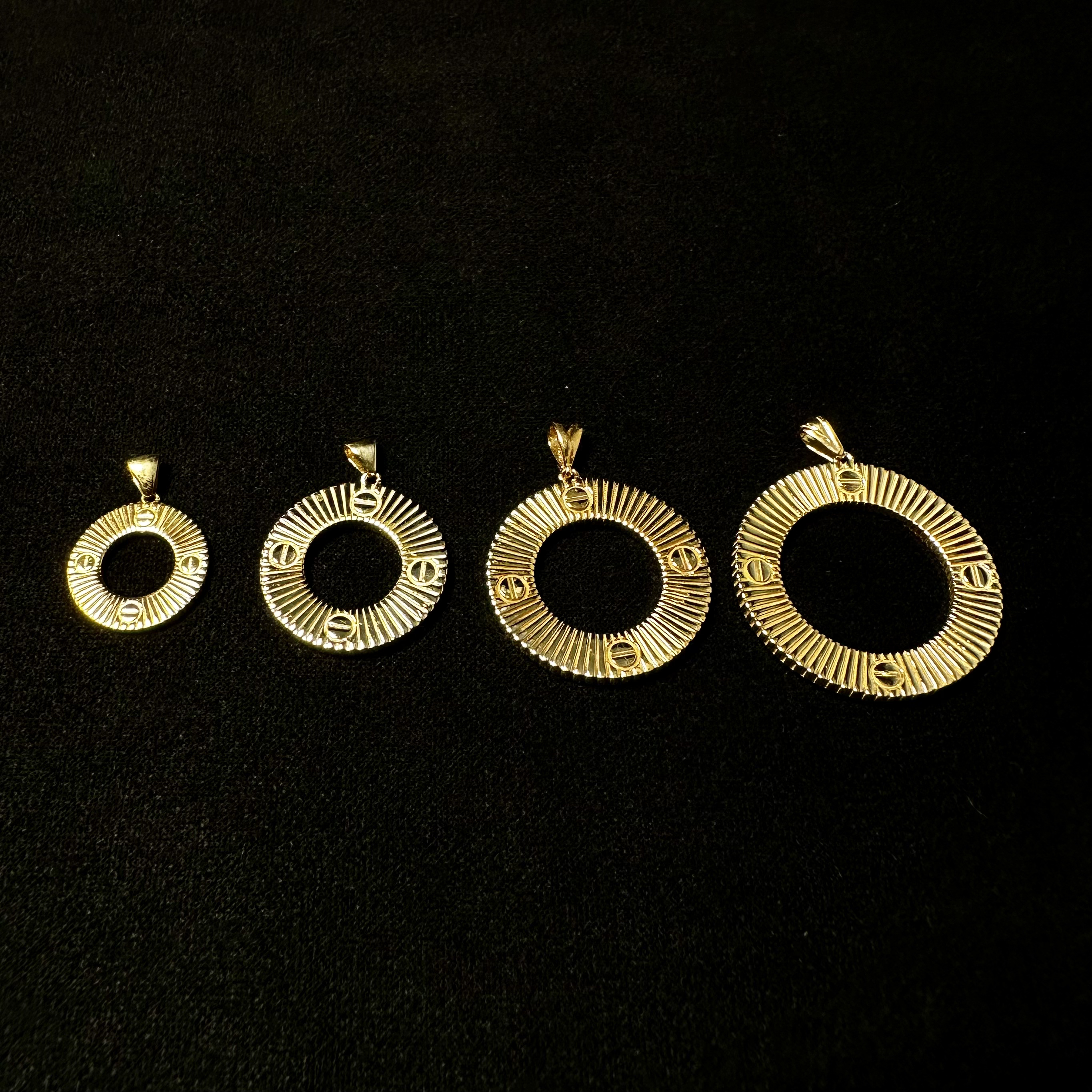 مدال کارتیر آن لیمیتد گرد سایز ۳