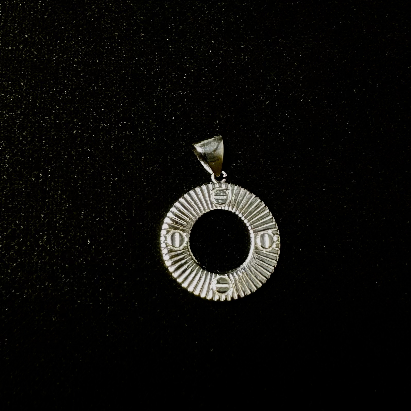 مدال کارتیر آن لیمیتد گرد سایز ۱